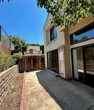 $3,750 | 10022 Reseda Boulevard, Unit 18, Northridge, CA 91324