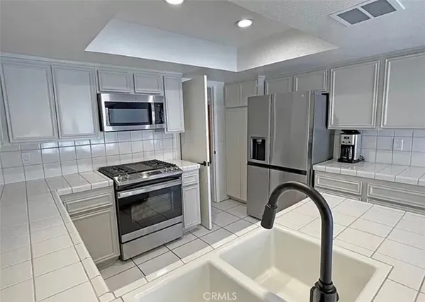 $3,750 | 10022 Reseda Boulevard, Unit 18, Northridge, CA 91324