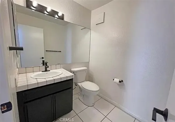 $3,750 | 10022 Reseda Boulevard, Unit 18, Northridge, CA 91324