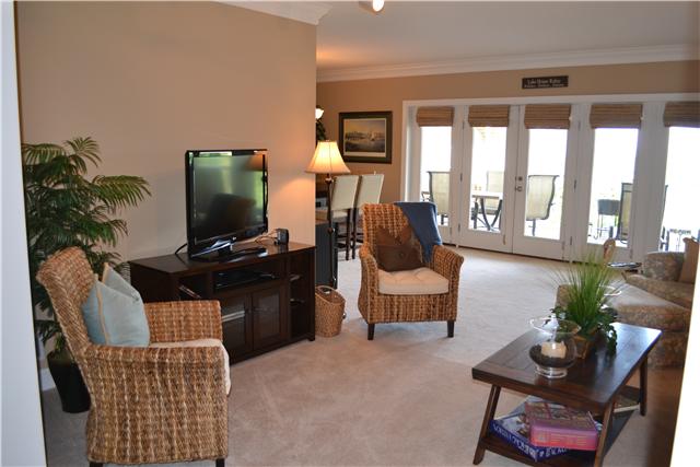 7100 Dale Ridge Road, Unit B3 Lancaster, TN 38569 - Photo 6 of 20 Follow your favorite sports team on TV, or pop in a movie.
