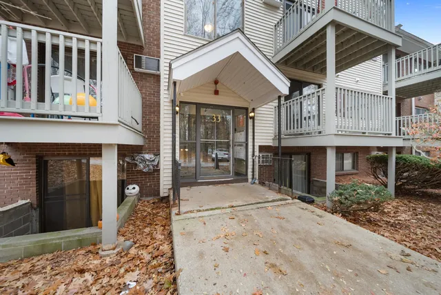 $1,800 | 33 Andrew Street, Unit 26, Manchester, NH 03104