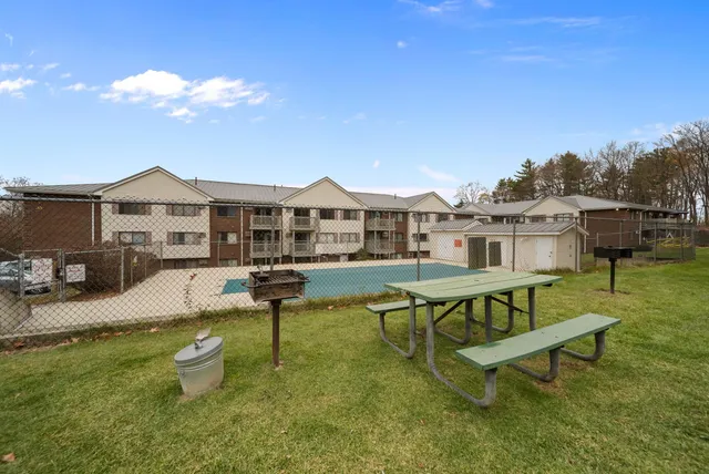 $1,800 | 33 Andrew Street, Unit 26, Manchester, NH 03104