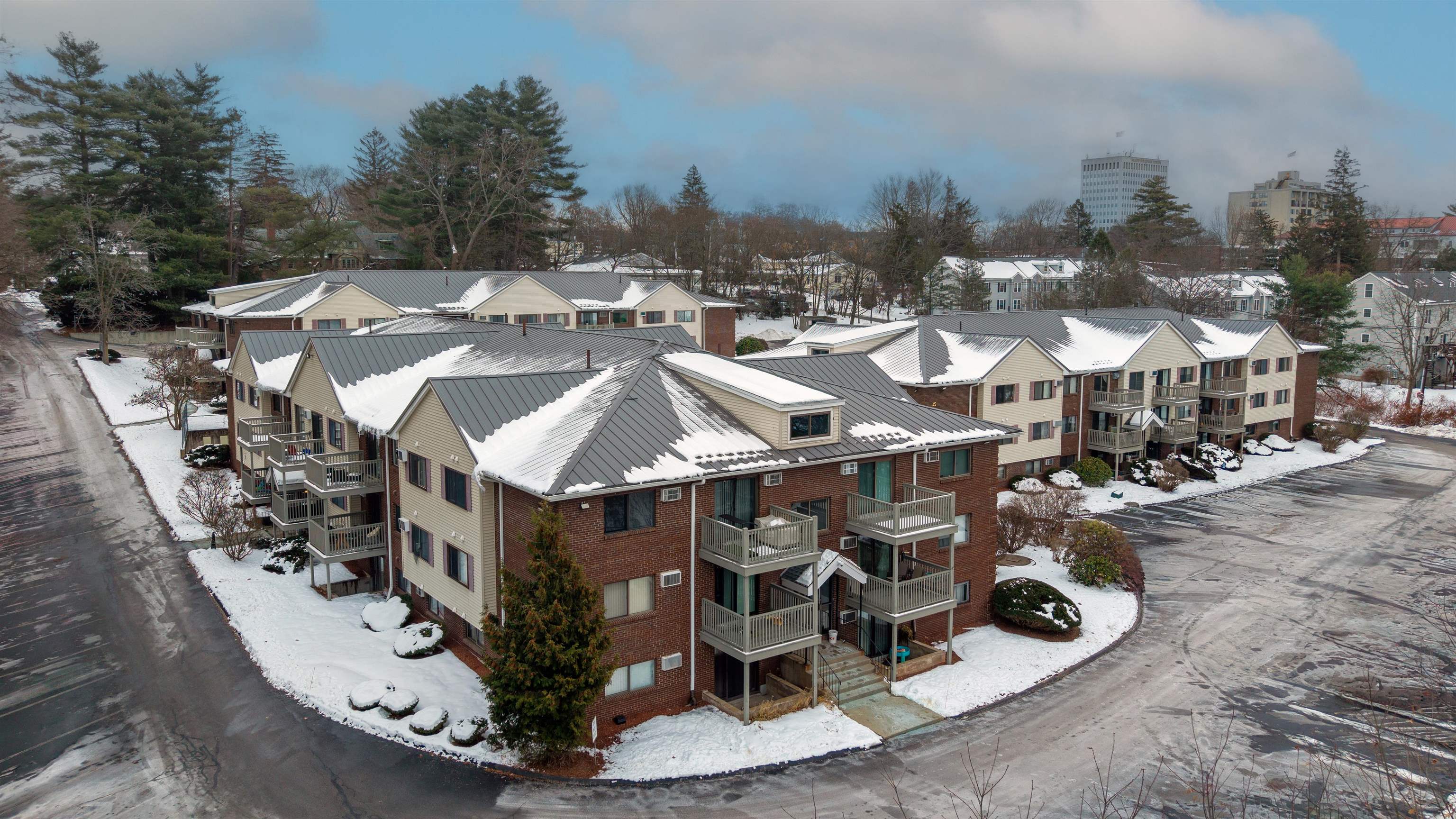 33 Andrew Street, Unit 26 Manchester, NH 03104 - Photo 17 of 21