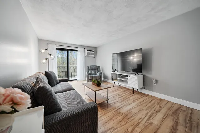 $1,800 | 33 Andrew Street, Unit 26, Manchester, NH 03104