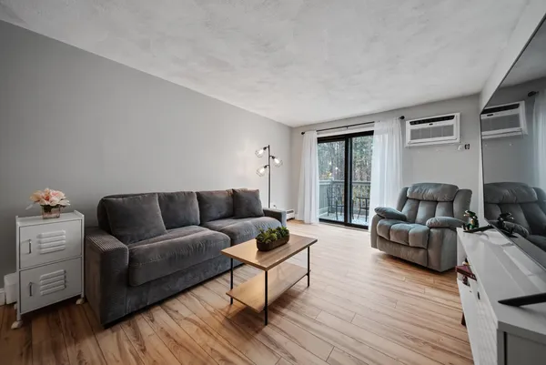 $1,800 | 33 Andrew Street, Unit 26, Manchester, NH 03104