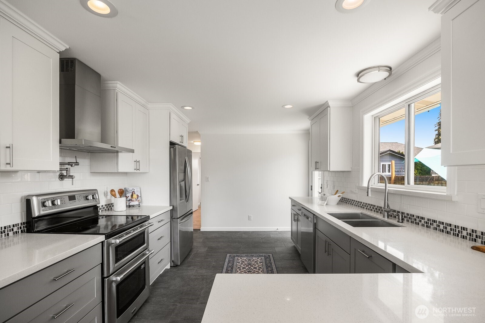 8132 208th Place Southwest Edmonds, WA 98026 - Photo 15 of 40