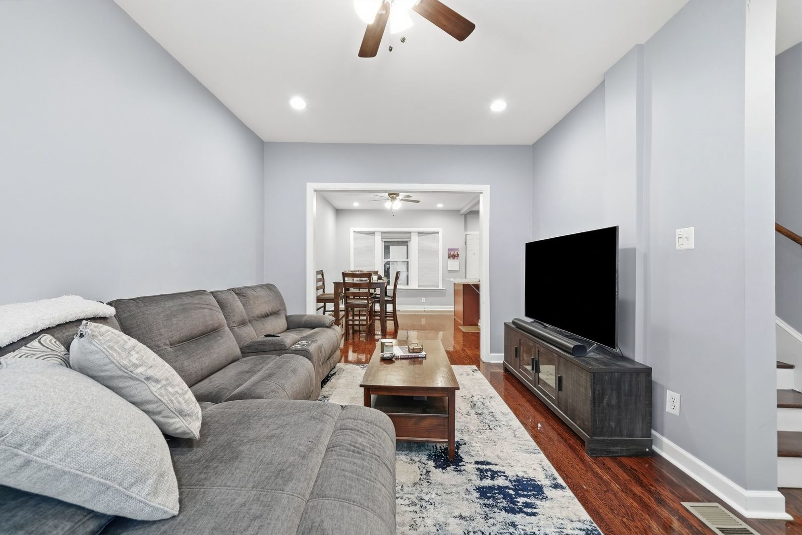 1235 North Harding Avenue Chicago, IL 60651 - Photo 3 of 38
