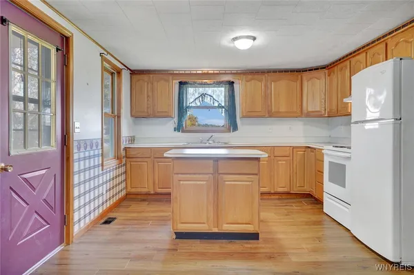 $245,500 | 13729 East Schutt Road, Chaffee, NY 14030