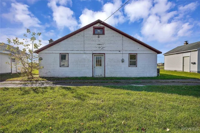 $245,500 | 13729 East Schutt Road, Chaffee, NY 14030