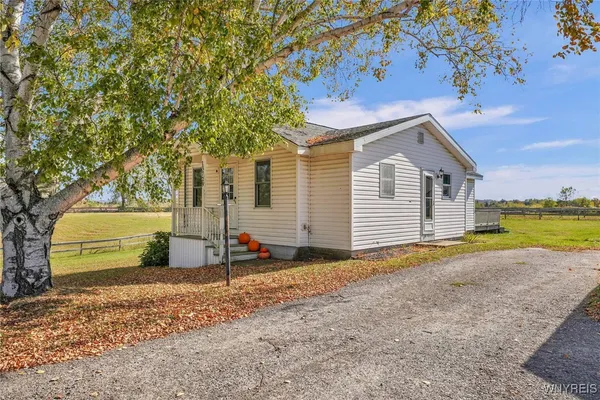 $245,500 | 13729 East Schutt Road, Chaffee, NY 14030