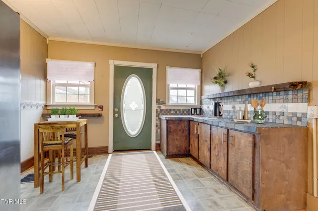 $85,000 | 22587 Us Highway 58, Castlewood, VA 24224