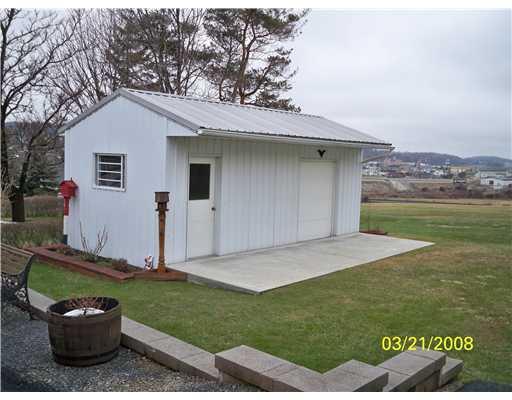 413 Stoystown Road Somerset, PA 15501 - Photo 14 of 14 Exterior Front.