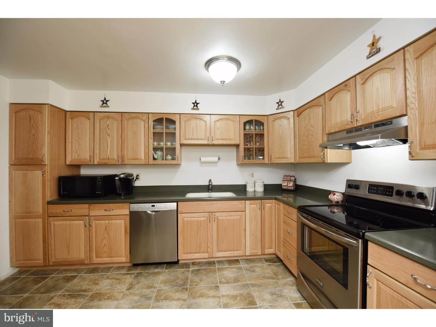 23 Providence Forge Road Royersford, PA 19468 - Photo 7 of 17 Kitchen