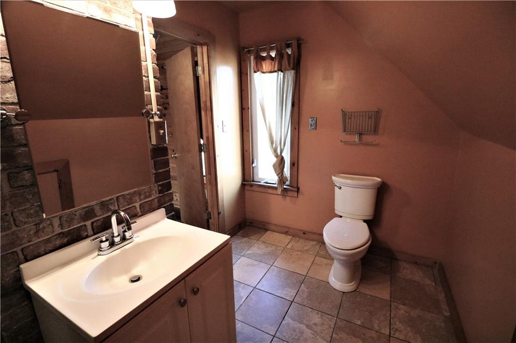 704 Park Road Ambridge, PA 15003 - Photo 11 of 25 Gallery Image 11