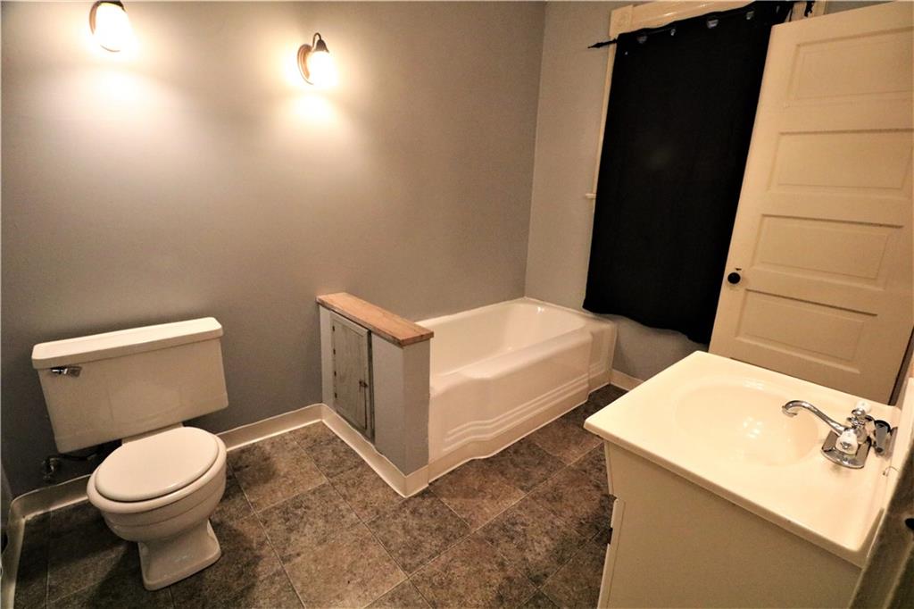 704 Park Road Ambridge, PA 15003 - Photo 19 of 25 Gallery Image 19