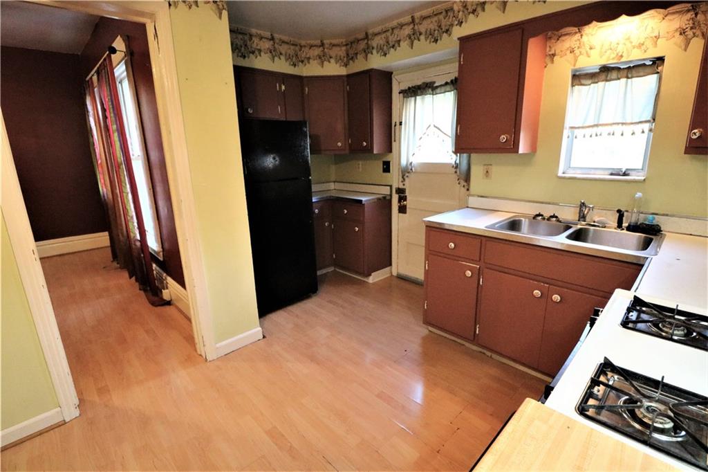 704 Park Road Ambridge, PA 15003 - Photo 7 of 25 Gallery Image 7