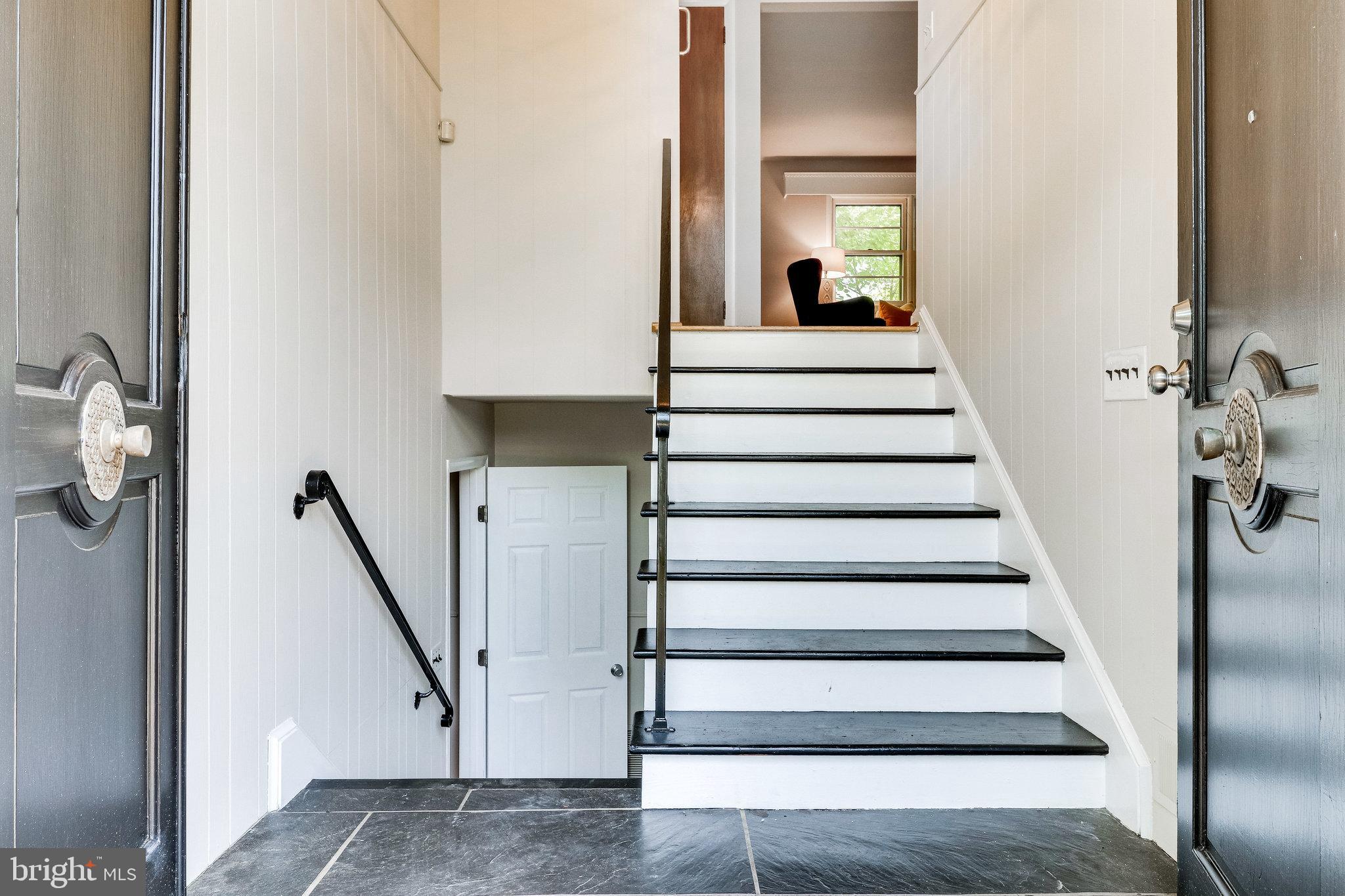 2924 Hideaway Road Fairfax, VA 22031 - Photo 4 of 45 Gallery Image 4