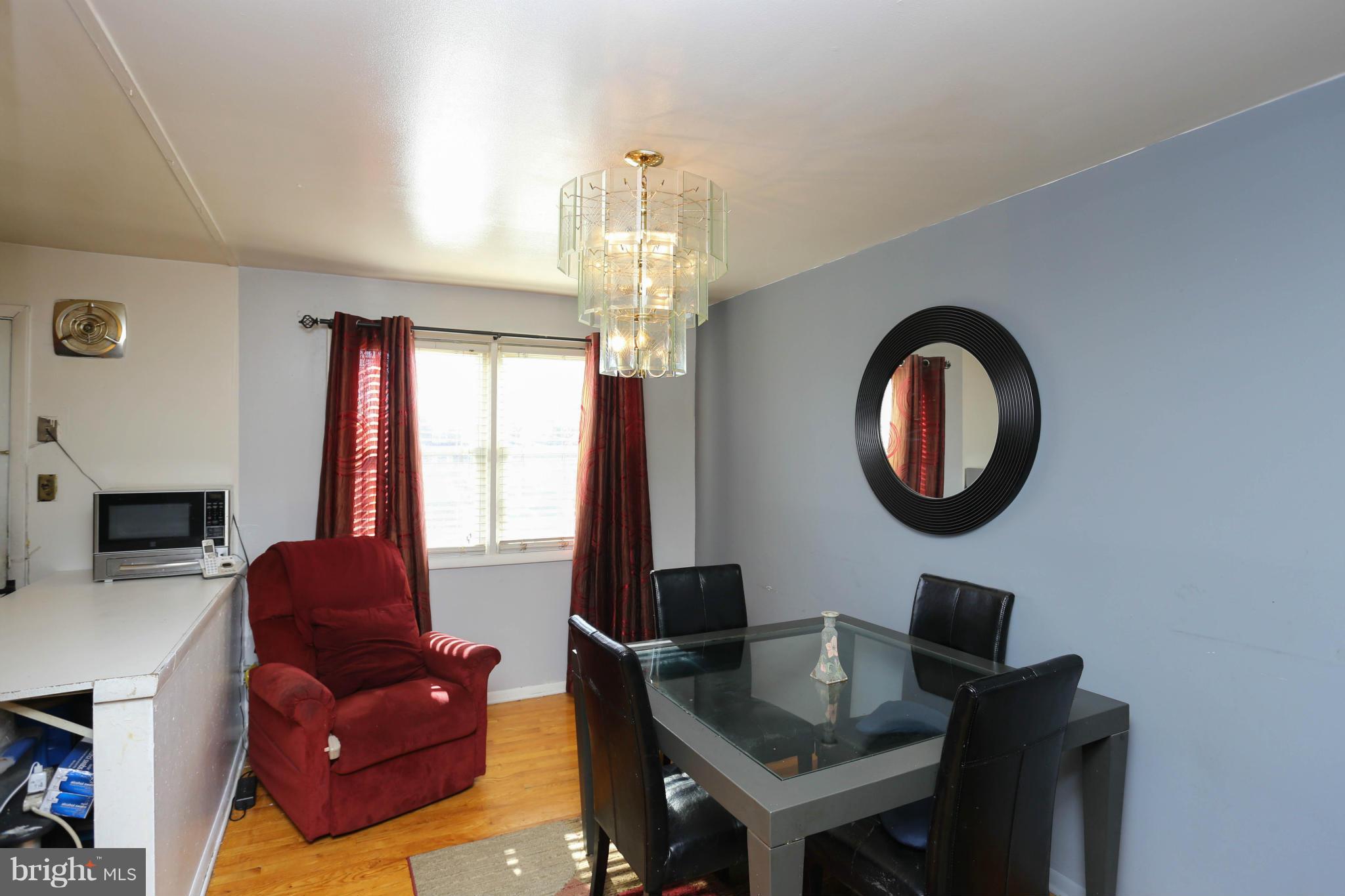 4215 Crest Heights Road Baltimore, MD 21215 - Photo 4 of 16 Dining Room
