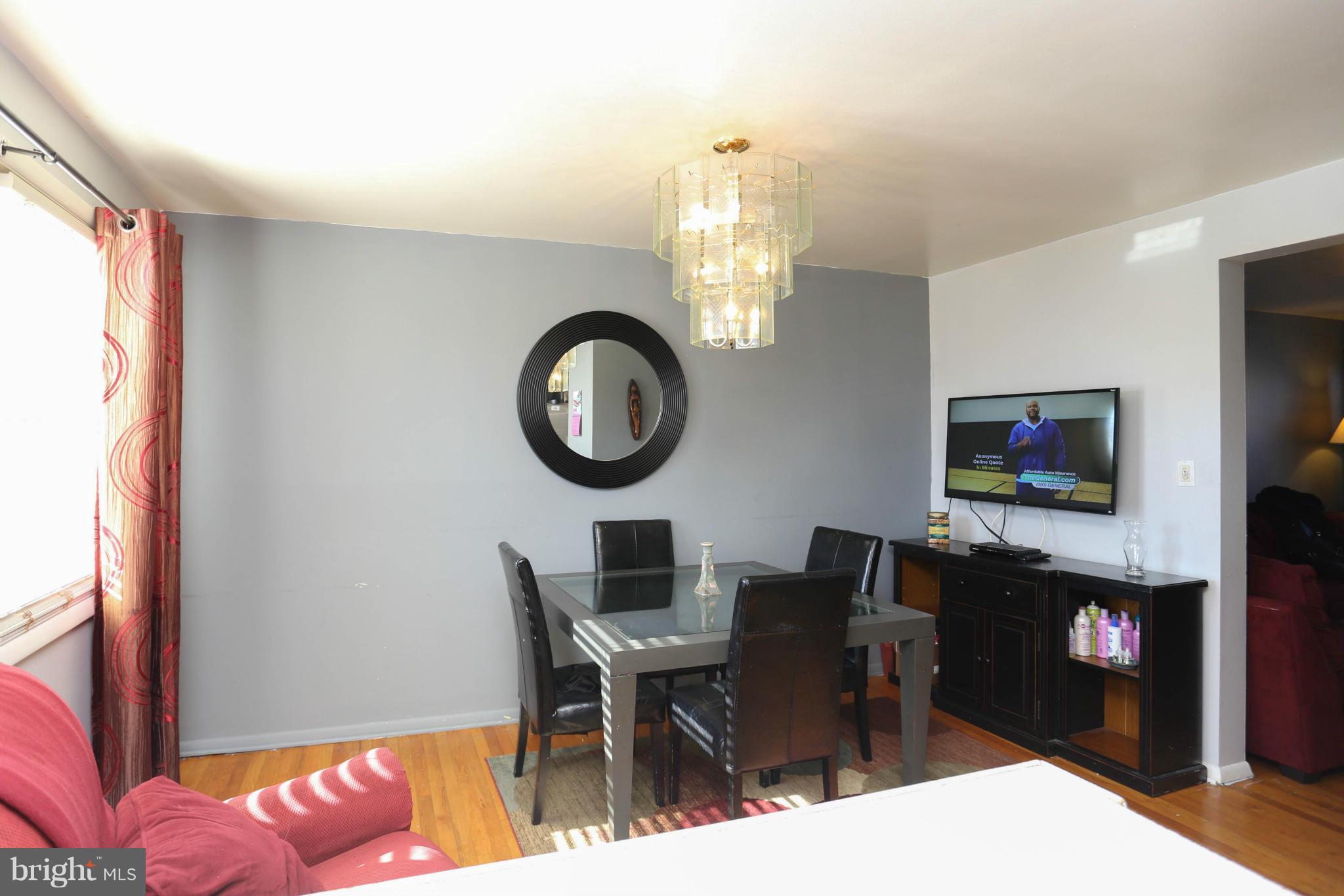 4215 Crest Heights Road Baltimore, MD 21215 - Photo 5 of 16 Dining Room