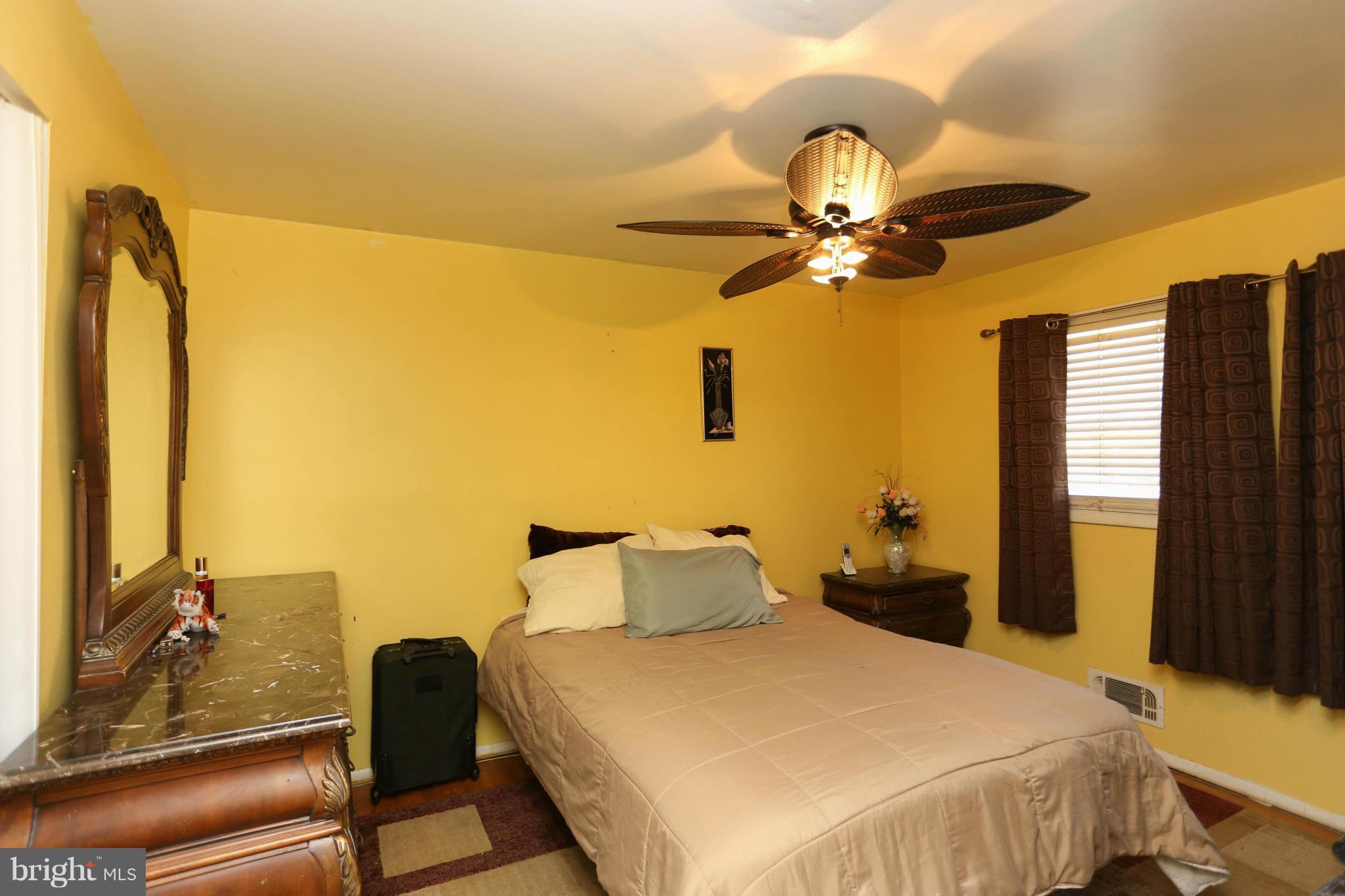 4215 Crest Heights Road Baltimore, MD 21215 - Photo 9 of 16 Bedroom (Master)