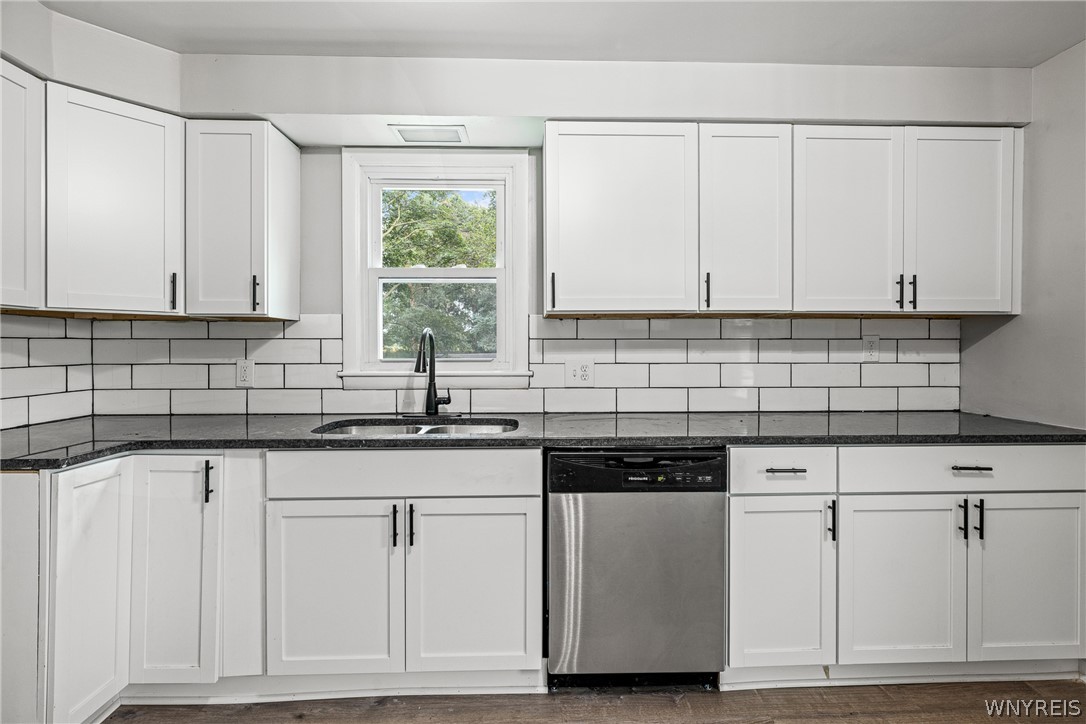 7316 Rochester Road Lockport Town, NY 14094 - Photo 10 of 46 Gallery Image 10