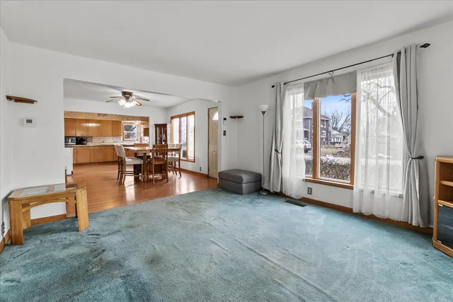 $129,900 | 303 South Jackson Street, Gardner, IL 60424