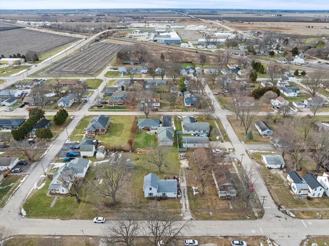 $129,900 | 303 South Jackson Street, Gardner, IL 60424