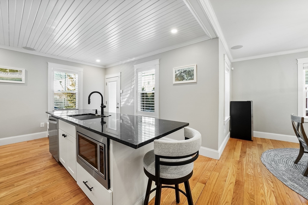 814 Main Street, Unit 814 Winchester, MA 01890 - Photo 15 of 42