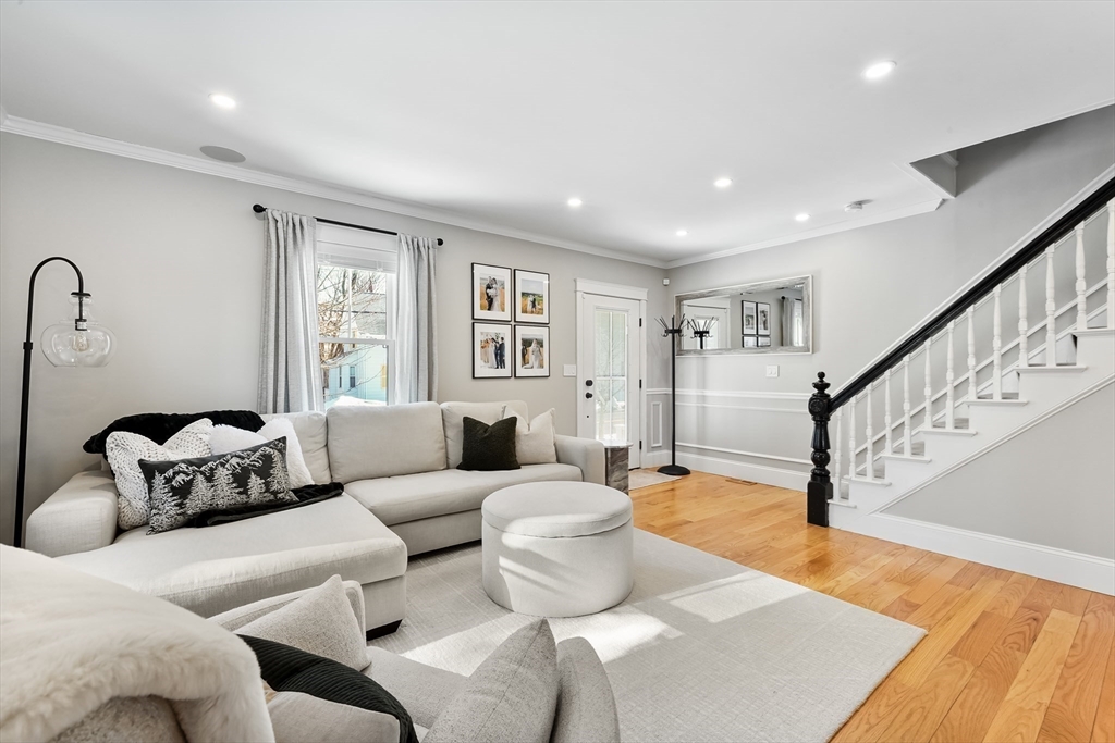 814 Main Street, Unit 814 Winchester, MA 01890 - Photo 9 of 42