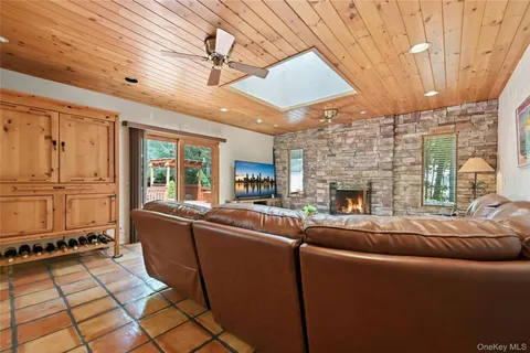 $1,100,000 | 3 Partridge Lane, Huntington, NY 11743