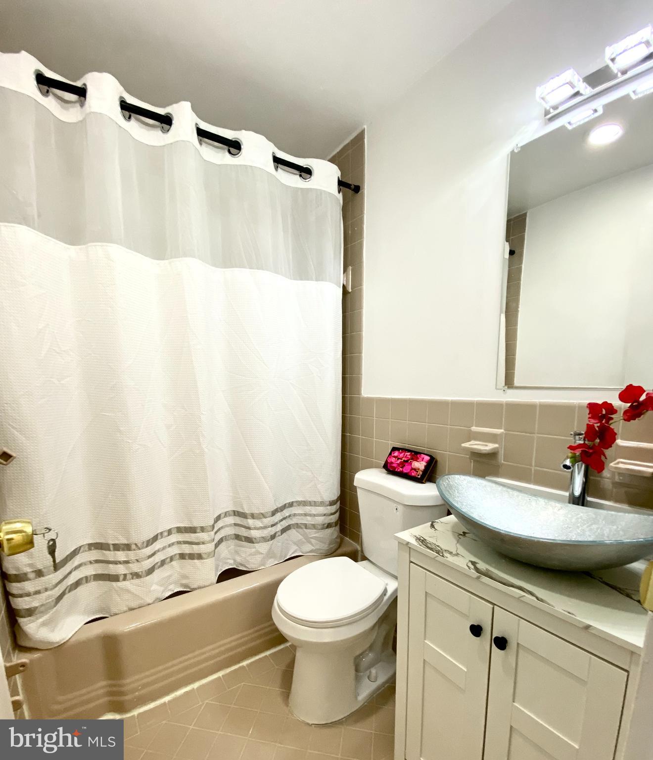 1900 Lyttonsville Road, Unit 114 Silver Spring, MD 20910 - Photo 18 of 34