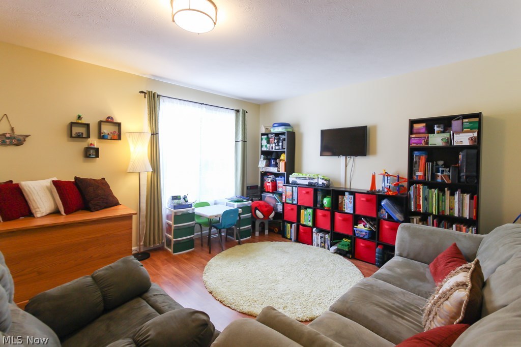 6042 Ravine Boulevard Parma, OH 44134 - Photo 15 of 35 Gallery Image 15