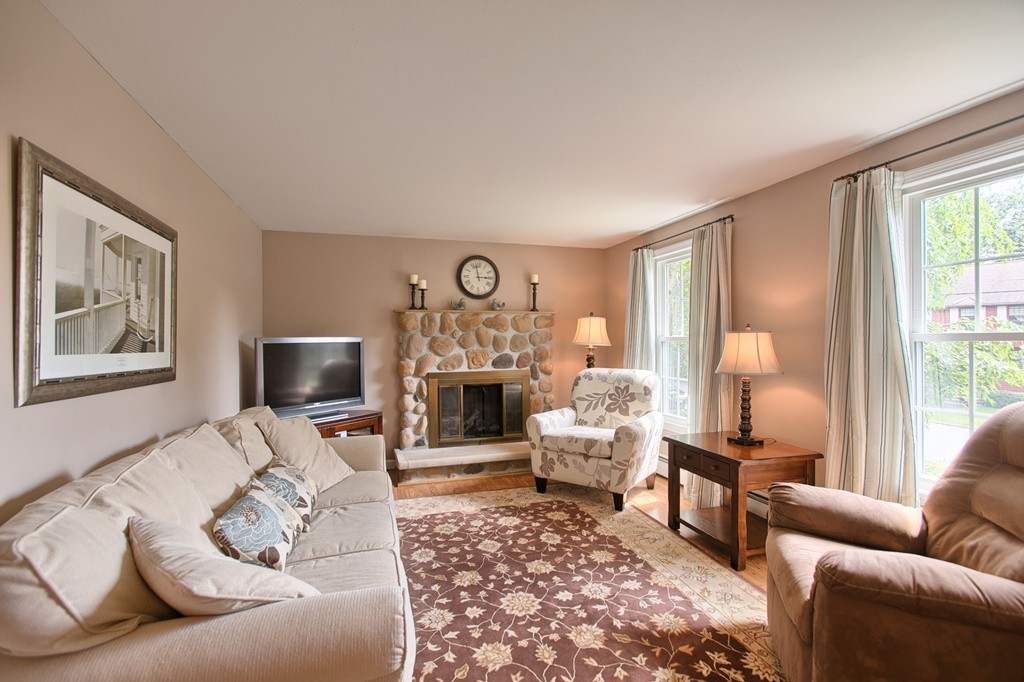 8 Sycamore Road Methuen, MA 01844 - Photo 3 of 16 Gallery Image 3