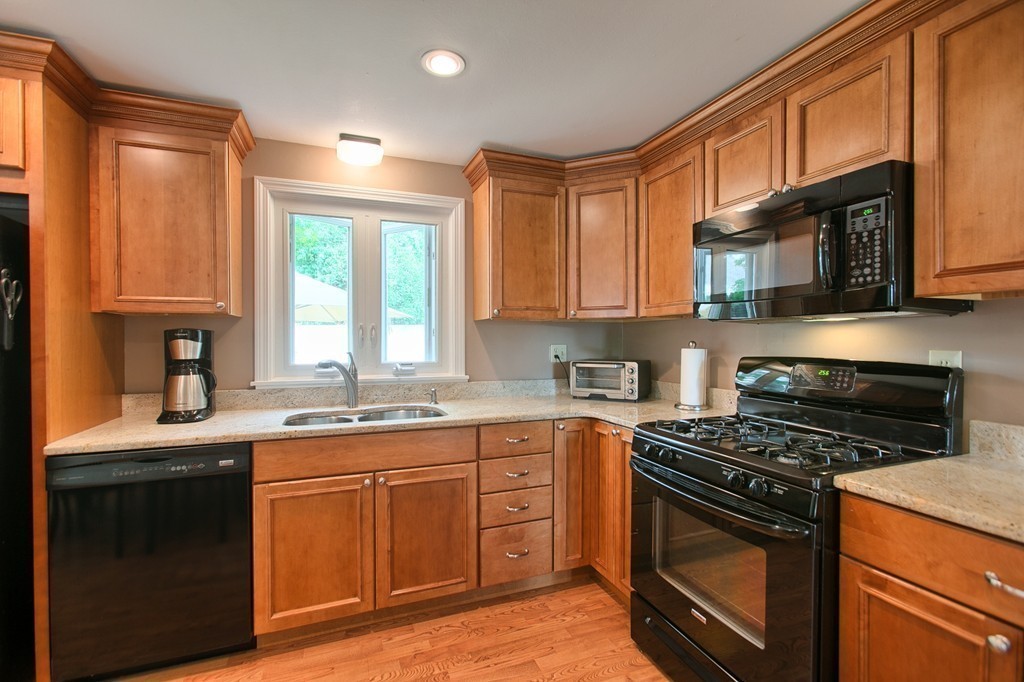 8 Sycamore Road Methuen, MA 01844 - Photo 7 of 16 Gallery Image 7