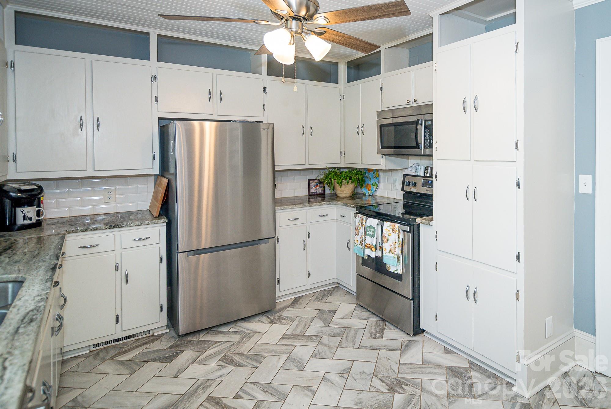 610 East Main Street Cherryville, NC 28021 - Photo 27 of 48