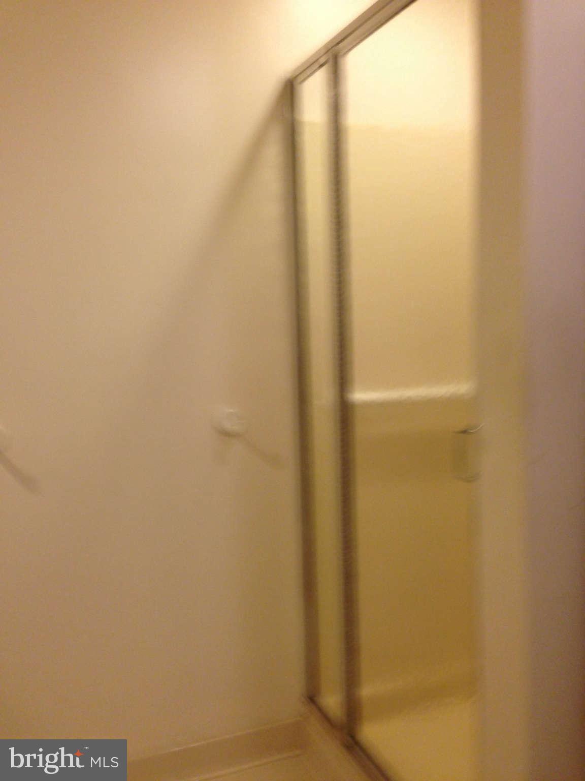 3011 Fallstaff Road, Unit 307A Baltimore, MD 21209 - Photo 13 of 14 Bath (Master)