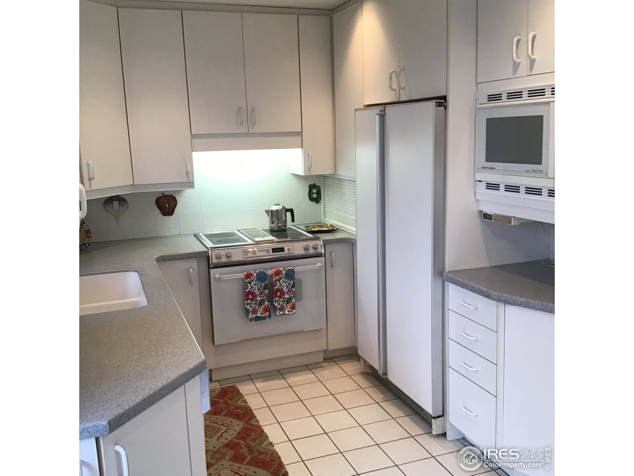 1274 Reed Street Lakewood, CO 80214 - Photo 9 of 23