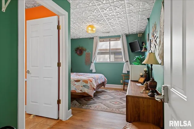 $400,000 | 221 South Monroe Street, Pittsfield, IL 62363