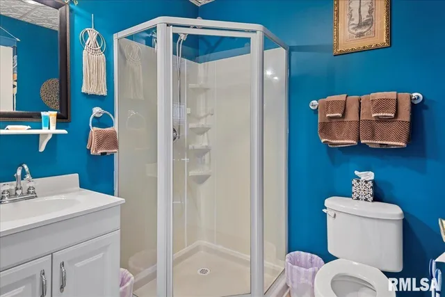 $400,000 | 221 South Monroe Street, Pittsfield, IL 62363