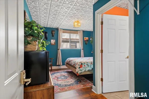 $390,000 | 221 South Monroe Street, Pittsfield, IL 62363