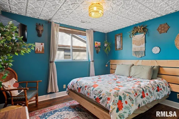 $390,000 | 221 South Monroe Street, Pittsfield, IL 62363