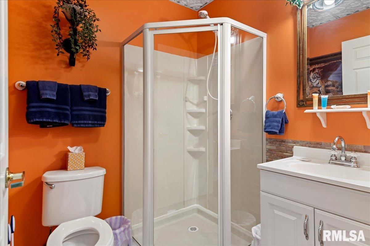 221 South Monroe Street Pittsfield, IL 62363 - Photo 23 of 45