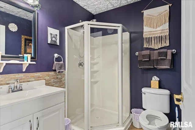 $400,000 | 221 South Monroe Street, Pittsfield, IL 62363