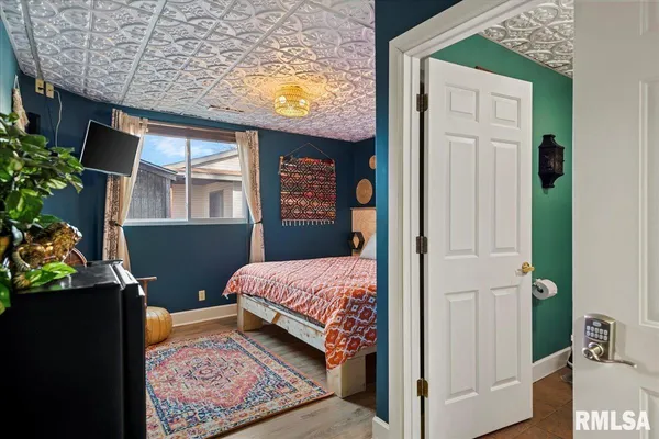 $390,000 | 221 South Monroe Street, Pittsfield, IL 62363