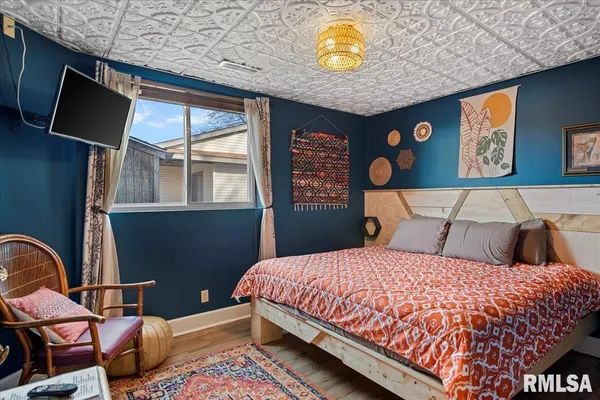 $390,000 | 221 South Monroe Street, Pittsfield, IL 62363