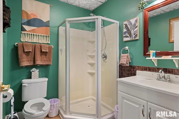 $390,000 | 221 South Monroe Street, Pittsfield, IL 62363