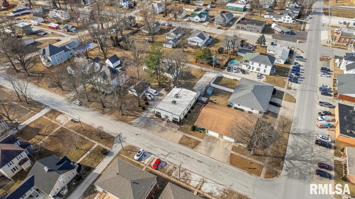 221 South Monroe Street Pittsfield, IL 62363 - Photo 42 of 45