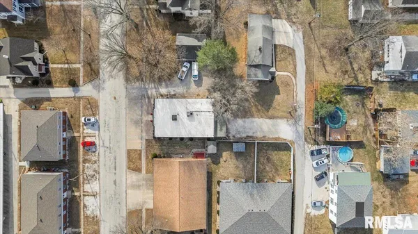 $390,000 | 221 South Monroe Street, Pittsfield, IL 62363