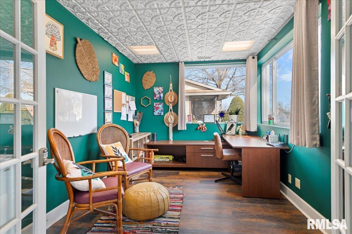 221 South Monroe Street Pittsfield, IL 62363 - Photo 8 of 45