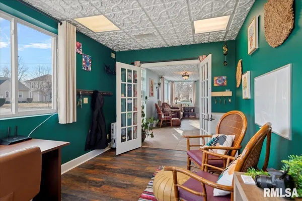 $390,000 | 221 South Monroe Street, Pittsfield, IL 62363